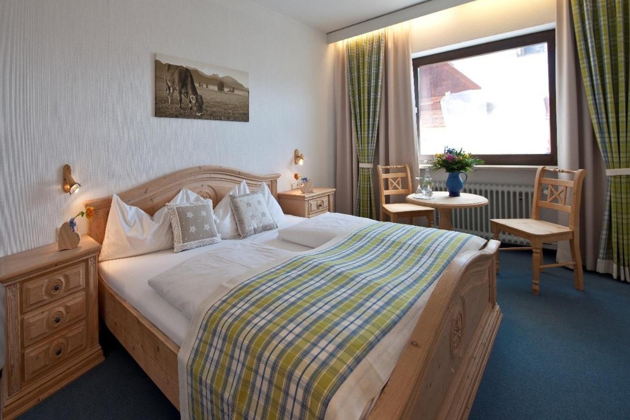Landhotel Gockelwirt Eisenberg  Extérieur photo