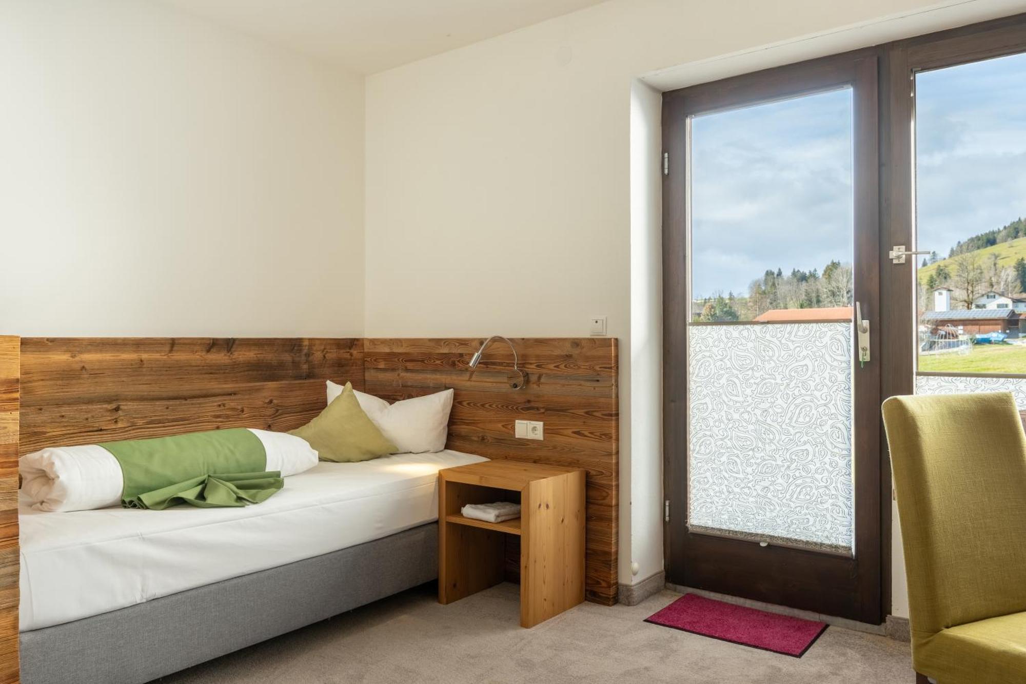 Landhotel Gockelwirt Eisenberg  Extérieur photo