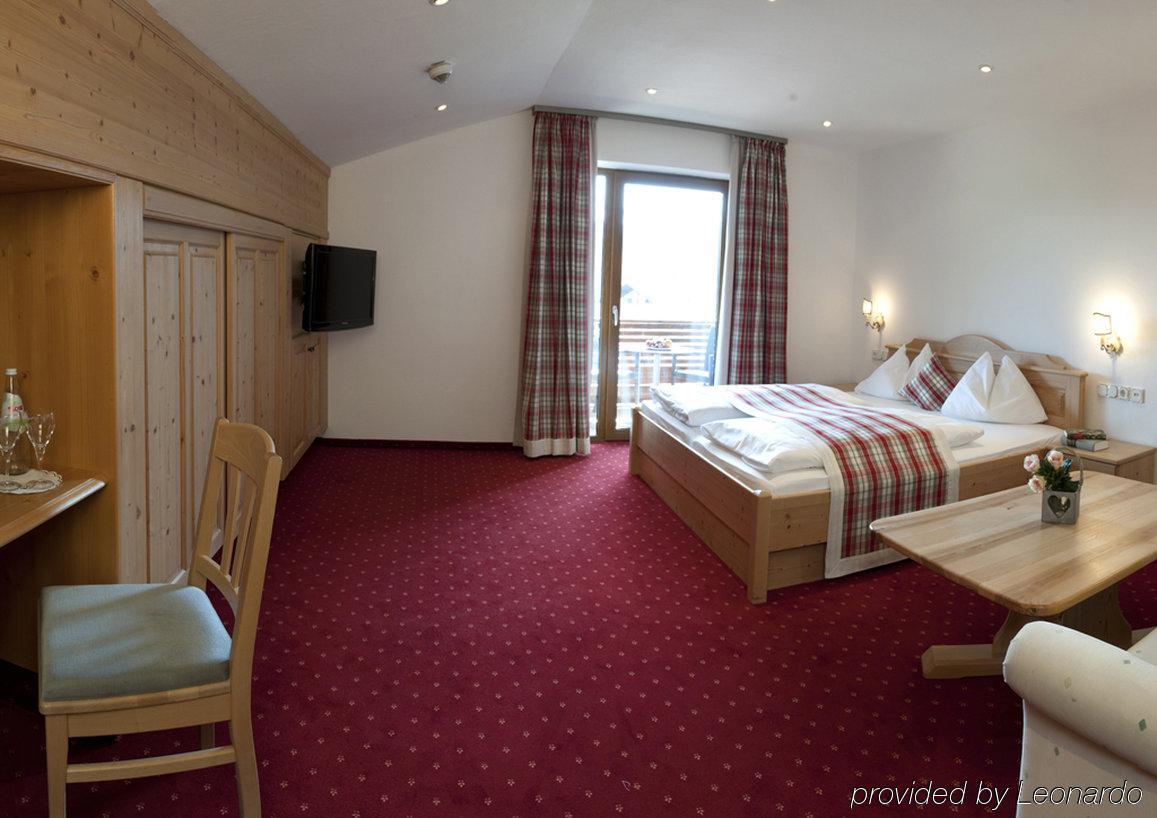 Landhotel Gockelwirt Eisenberg  Chambre photo